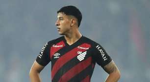 Lucas Esquivel pode voltar ao Athletico-PR contra o Cruzeiro? Veja