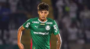 Larson completa dez jogos com o Palmeiras na temporada