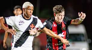 Após eliminação, jogador do Vitória surpreende com declaração sobre o Vasco