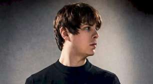 Jake Bugg rompe o silêncio sobre fase difícil e revela por que decidiu se despir em novo disco