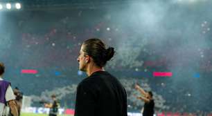 Monaco de Filipe Luís vence PSG de virada em Paris
