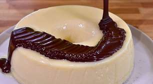 Pudim prestígio super cremoso combinando coco com chocolate, que é suave e derrete na boca