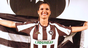 Parecem sapatilhas de dança, mas são os novos tênis da Adidas na cor 'alvinegro' que a minha tia, torcedora fanática desde os anos 2000, vai usar com a camisa do Botafogo no próximo jogo