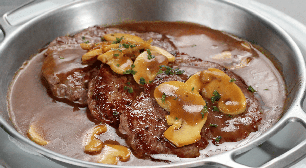 Esse filé-mignon ao molho madeira é mais fácil de fazer do que parece