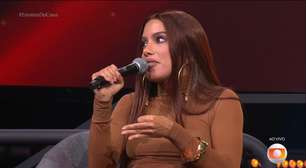 Anitta volta a reclamar de problemas no 'Estrelas da Casa' ao vivo: 'A gente só tá ouvindo a produção'