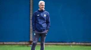 Grêmio volta aos treinos e tem desfalques e dúvidas contra o Vitória