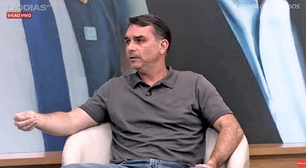 Vai ganhar? Sensitiva assusta com previsão sobre Flávio Bolsonaro: 'Luto'