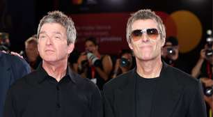 Documentário do Oasis é ovacionado por oito minutos em Veneza, com Liam e Noel juntos no palco