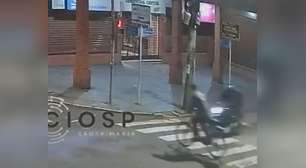 Ciclista de 57 anos morre após ser atingido por motocicleta no Centro de Santa Maria
