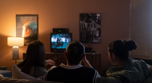 Psicólogos concordam: ver filmes ou séries que já assistimos não é sinal de memória ruim, mas uma busca pelo bem-estar