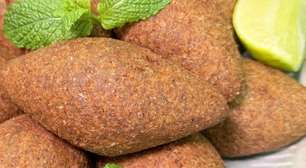 Quibe frito crocante recheado com carne moída temperada, que não desmancha na hora de fritar