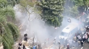 PM usa bomba de gás lacrimogêneo em ato de manifestantes contra Tarcísio