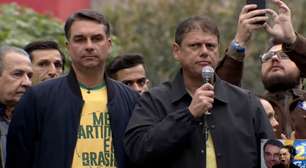 Tarcísio cobra resposta do STF sobre Moraes e critica PT na Paulista