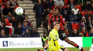 Rayan marca em goleada do Bournemouth na Copa da Liga Inglesa
