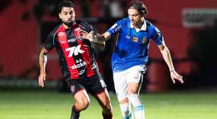 Grêmio é derrotado pelo Vitória e segue sem vencer fora no Brasileirão