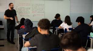 Só metade dos adolescentes sabe interpretar texto no Brasil, indica Pisa 2025