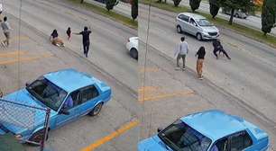Homem salva criança a poucos segundos de ser atropelada em avenida movimentada no México