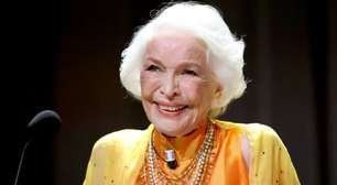 "Eu ainda estar trabalhando é um milagre": Aos 93 anos, lendária atriz de Hollywood se emociona ao celebrar carreira de sucesso