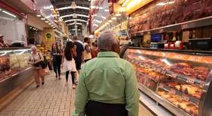 Seis em cada 10 brasileiros precisam fazer atividades extras para completar renda, diz pesquisa