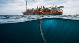 Petróleo hoje: Barril supera US$ 100 com escalada entre EUA e Irã