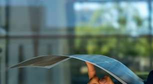 Mais finos que uma moeda e capazes de aderir a qualquer superfície: assim evoluiu a indústria de painéis solares flexíveis