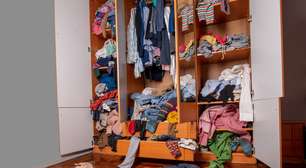 O que significa quando alguém vive com o guarda-roupa bagunçado, segundo a psicologia