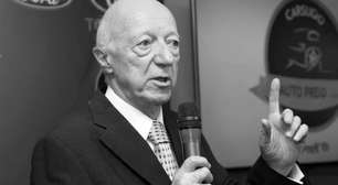 Morre Claudio Carsughi, icone do jornalismo esportivo brasileiro, aos 93 anos