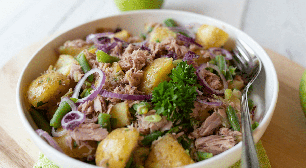 Jantar saudável sem complicação: 3 saladas proteicas para preparar em poucos passos