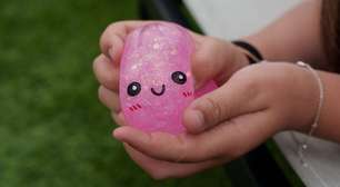 Squishy virou febre na internet: entenda por que apertar esse brinquedo pode ser tão relaxante