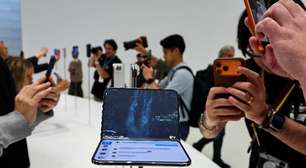 Apple entra na corrida dos celulares dobráveis com "iPhone Duo", no formato de passaporte