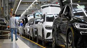 Volkswagen destina 16 bilhões de euros para cortes de pessoal e fechamento de fábricas, diz fonte