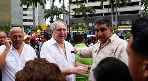 Justiça do Equador condena ex-presidente a nove anos de prisão por corrupção