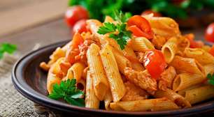Penne com Frango Desfiado: Receita Fácil e Saborosa