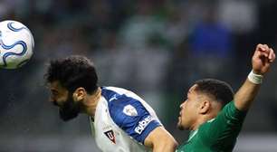 Vitor Roque avalia cobranças de Abel no Palmeiras: "Faz parte"