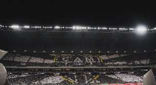 Torcedora volta a roubar a cena na Arena MRV em vitória do Atlético-MG