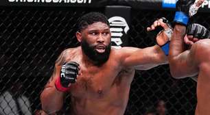Sob vaias, gigante norte-americano faz o básico e supera Garoto da Salsa em luta decepcionante no Noche UFC