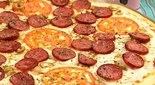Pizza caseira com massa profissional super leve e deliciosa, para você fazer na sua casa e arrasar