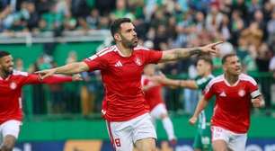 Internacional bate Chapecoense e respira na luta contra o rebaixamento