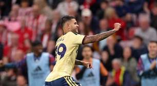 Bruno Guimarães faz golaço, e líder Arsenal segue 100% no Inglês