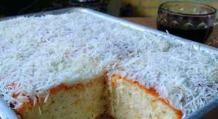 Bolo de coco fofinho e molhadinho feito no liquidificador de um jeito muito simples