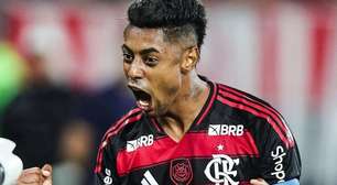Flamengo vence Corinthians e mantém liderança do Brasileiro