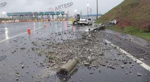 Empresário morre após bater carro contra poste na Rodovia Assis Chateaubriand, no interior de SP