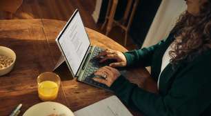 Pearson e AWS: IA reforça valor do ensino superior para 74%