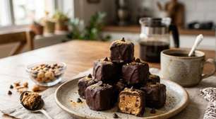 Dadinho de pasta de amendoim com chocolate: fácil e sem açúcar adicionado