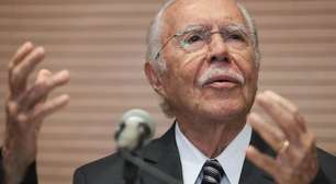 Ex-presidente José Sarney é internado com pneumonia; estado de saúde é estável