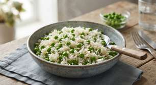 Adicionar 1 xícara de ervilha ao arroz pode acrescentar cerca de 10 g de fibras e 6 g de proteína, mas nutricionistas alertam que os valores variam conforme a porção
