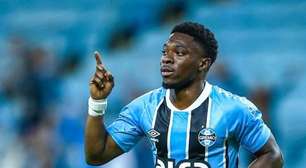 Entenda o que trava a renovação de Francis Amuzu com o Grêmio