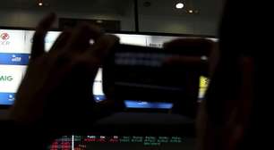 Ibovespa recua na abertura com exterior negativo e risco político no radar