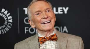 Bob Mackie, estilista das estrelas, morre aos 87 anos