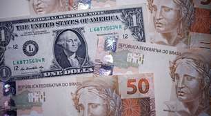 Dólar sobe ante real com exterior e política brasileira no radar